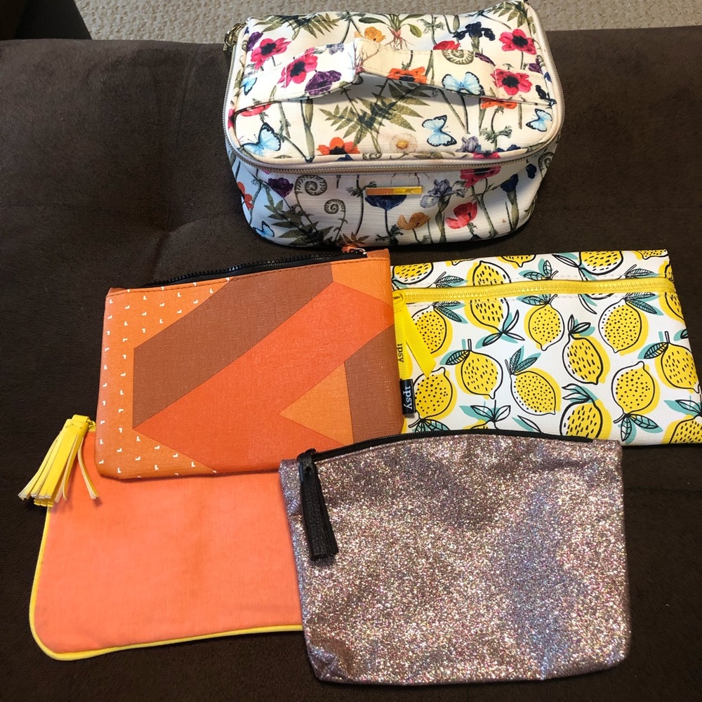 Set of 5 makeup bags